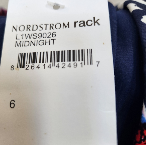 Two pc pants suit - Picture 3 of 6